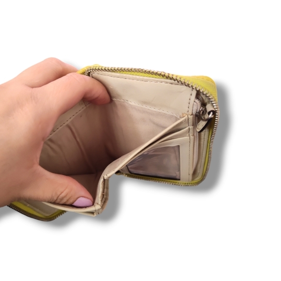 Coach Wallet/ Wristlet in Yellow 💛 - Picture 7 of 14